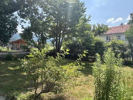 Blick in den Garten Blick in den Garten - Doppelhaushälfte in 83661 Lenggries mit 122m² kaufen