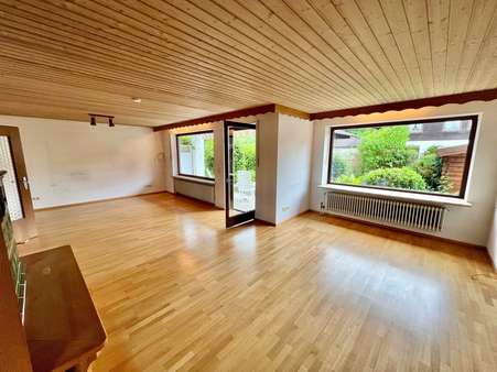 helles, großes Wohnzimmer helles, großes Wohnzimmer - Einfamilienhaus in 82538 Geretsried mit 157m² kaufen