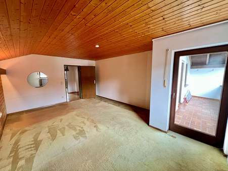 Schlafzimmer mit Balkonzugang Schlafzimmer mit Balkonzugang - Einfamilienhaus in 82538 Geretsried mit 157m² kaufen