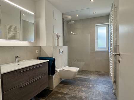 Badezimmer Badezimmer - Erdgeschosswohnung in 83646 Bad Tölz mit 99m² kaufen