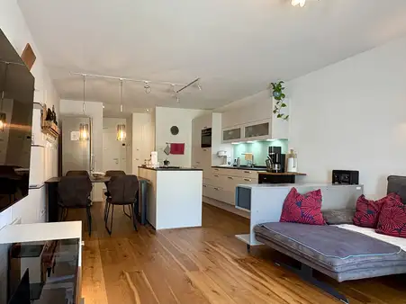 Moderne 2,5-Zimmer-Gartenwohnung zwischen Kurpark und Isar