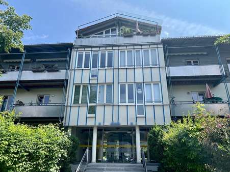 Frontansicht Frontansicht - Dachgeschosswohnung in 83646 Bad Tölz mit 70m² kaufen