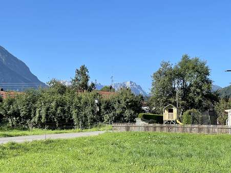 Die Zugspitze im Blick - Grundstück in 82438 Eschenlohe mit 619m² kaufen
