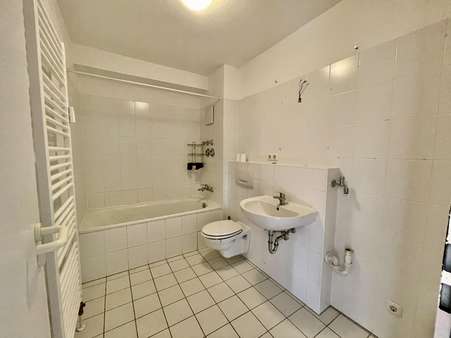 Bad mit Waschmaschinenanschluss - Maisonette-Wohnung in 82538 Geretsried mit 83m² kaufen