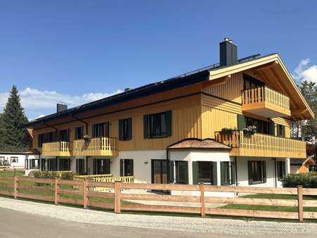 Außenansicht - Erdgeschosswohnung in 83700 Rottach-Egern mit 147m² kaufen