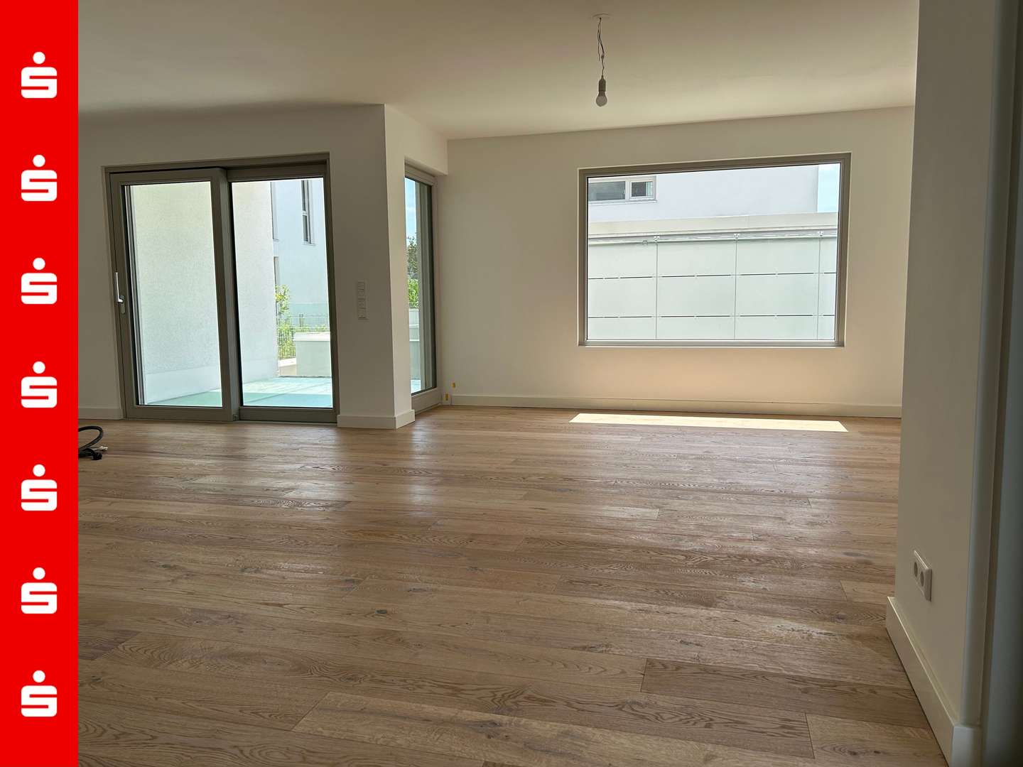 Wohnbereich - Erdgeschosswohnung in 82152 Planegg mit 113m² kaufen