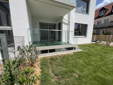 Balkon - Erdgeschosswohnung in 82152 Planegg mit 119m² kaufen