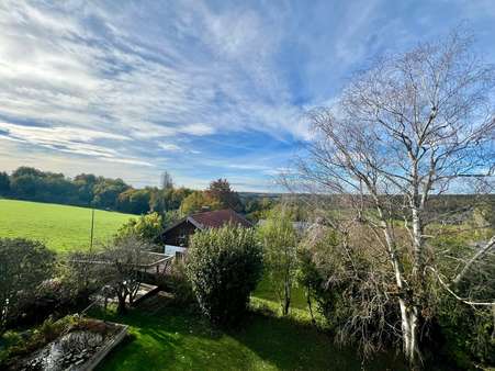 Ausblick vom Obergeschoss Richtung Süd-Westen - Einfamilienhaus in 82057 Icking, Walchstadt mit 142m² kaufen