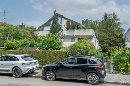 Außenansicht Außenansicht - Etagenwohnung in 81475 München mit 87m² kaufen