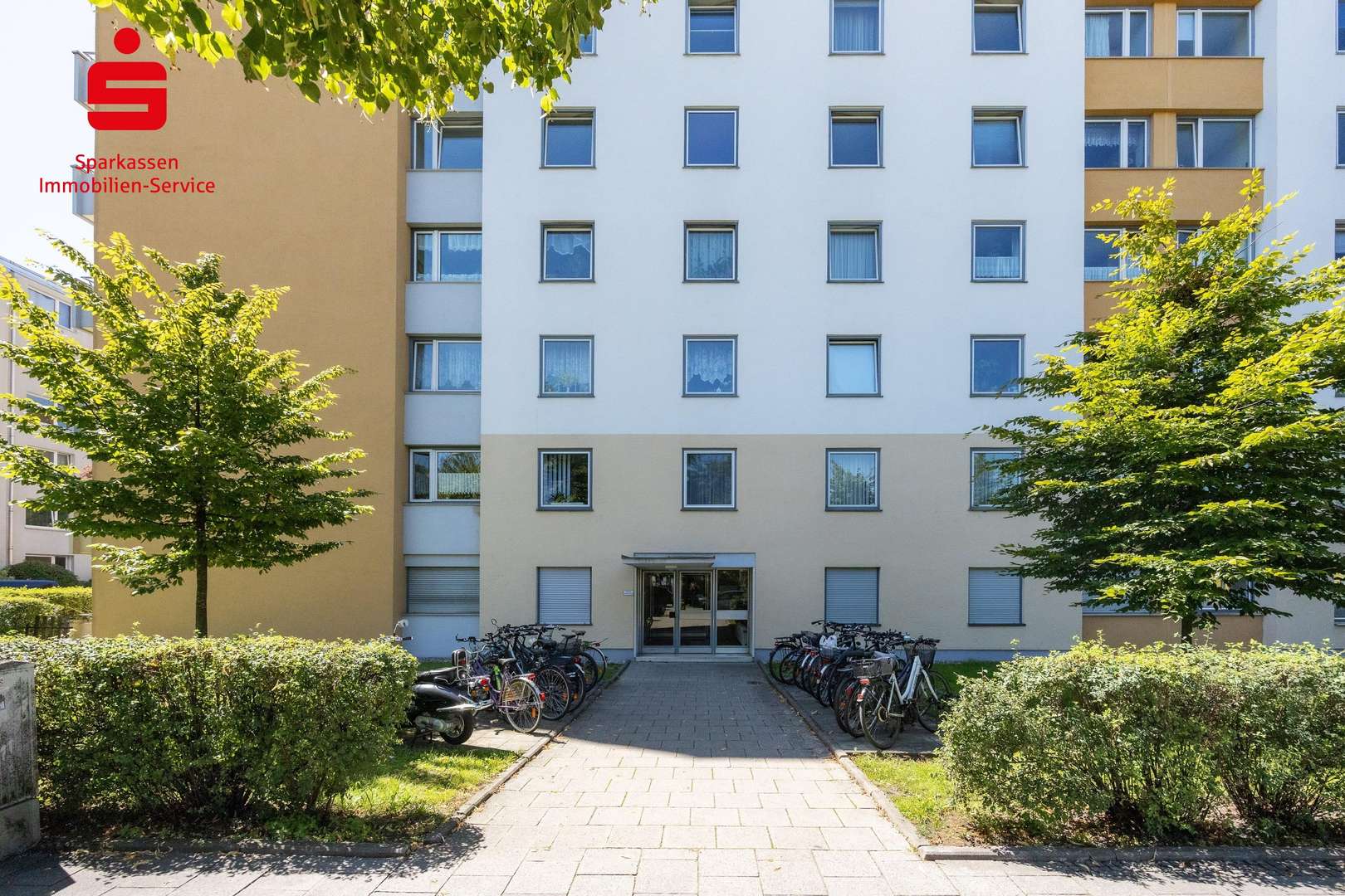 Hauseingang Hauseingang - Etagenwohnung in 80636 München mit 80m² kaufen