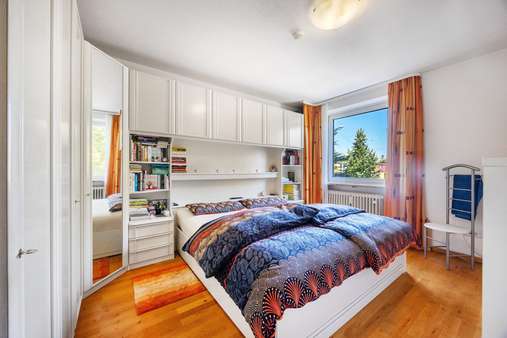 Schlafzimmer Schlafzimmer - Etagenwohnung in 80636 München mit 80m² kaufen