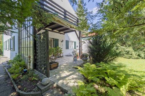 Terrasse und Garten - Stadthaus in 81669 München mit 141m² kaufen