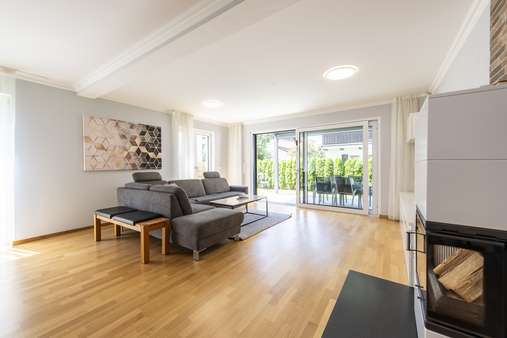 Wohn- & Essbereich mit Kamin Wohn- & Essbereich mit Kamin - Einfamilienhaus in 85586 Poing mit 189m² kaufen