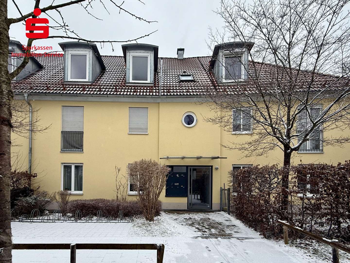 Hausansicht - Dachgeschosswohnung in 80999 München mit 50m² kaufen