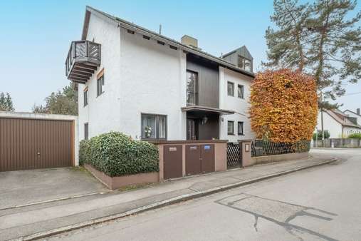 Hausansicht Straße - Mehrfamilienhaus in 81375 München mit 328m² kaufen