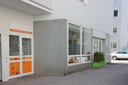 Eingang - Krankenhaus in 80796 München mit 255m² kaufen