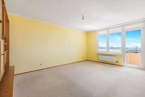 Wohnzimmer - Etagenwohnung in 81737 München mit 79m² kaufen
