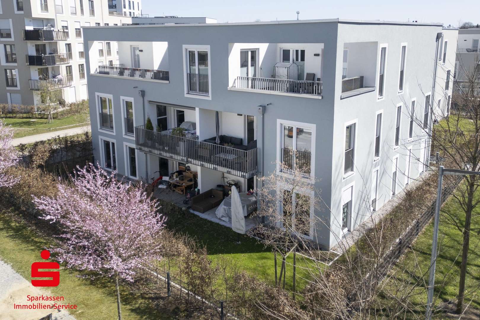 Hausansicht - Etagenwohnung in 81249 München mit 85m² kaufen