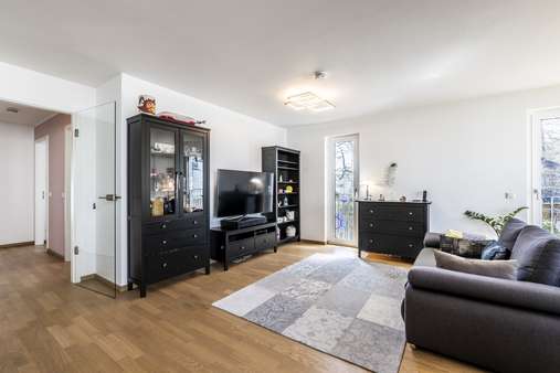 Wohnzimmer - Etagenwohnung in 81249 München mit 85m² kaufen