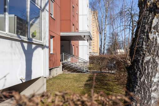 Hauseingang - Etagenwohnung in 81243 München mit 74m² kaufen