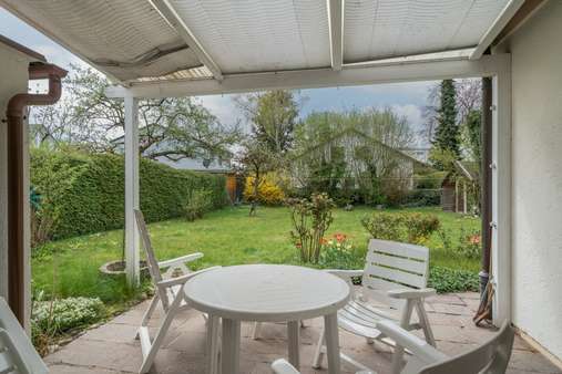 Garten mit Südwest-Ausrichtung - Grundstück in 81375 München mit 763m² kaufen