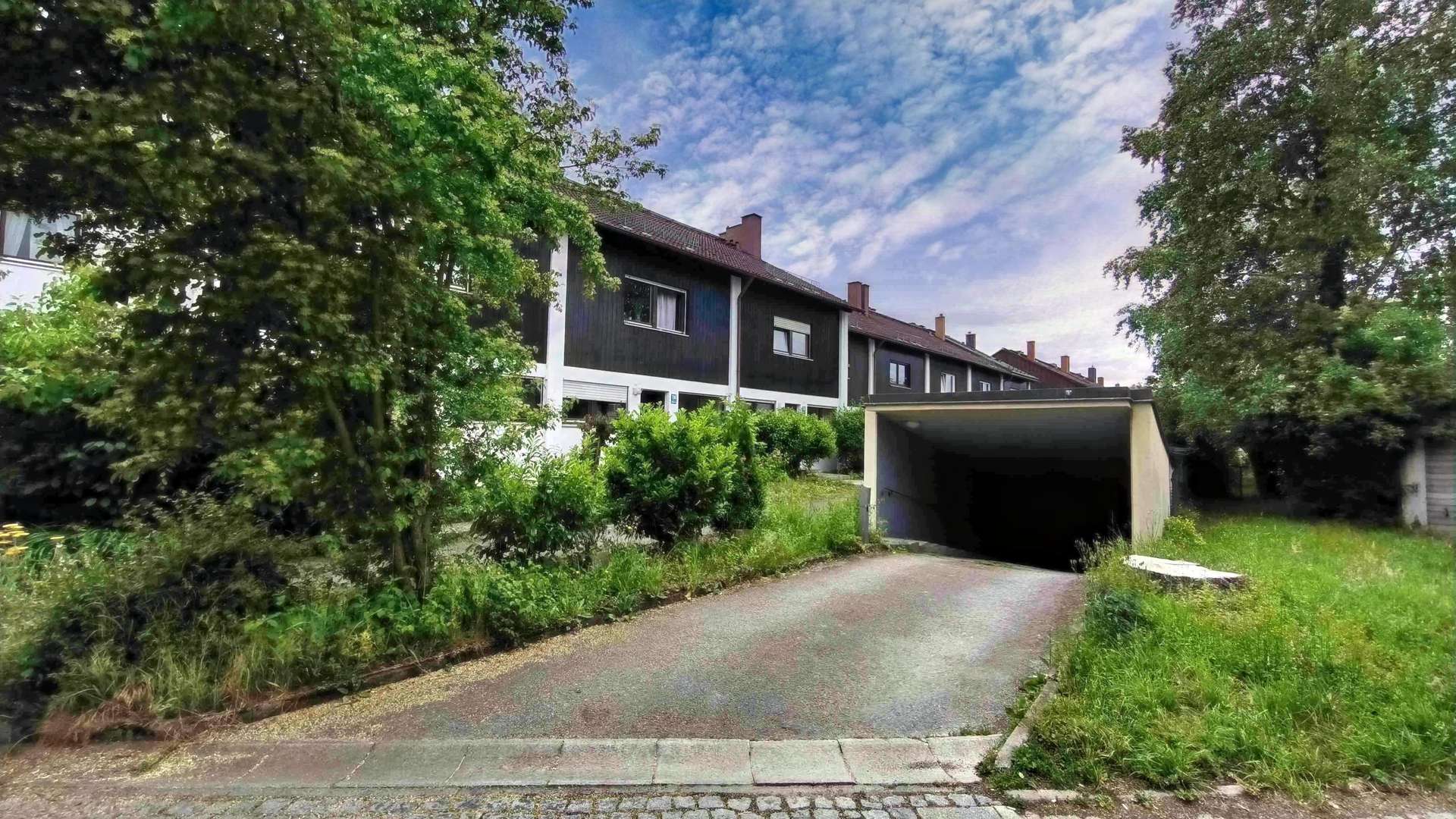 Titel_SIS - Reihenmittelhaus in 81737 München mit 155m² mieten