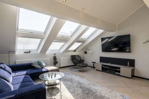 charmanter Wohnbereich - Maisonette-Wohnung in 80802 München mit 152m² kaufen