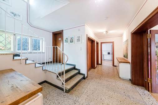Entrée - Einfamilienhaus in 80802 München mit 242m² kaufen