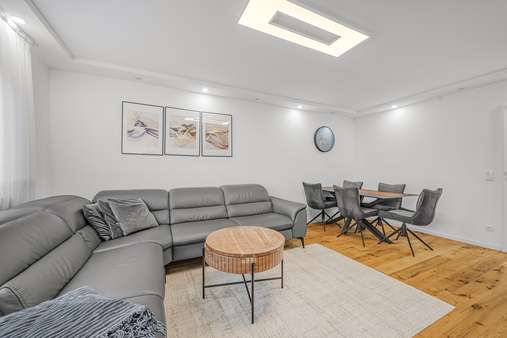 Wohnzimmer Wohnzimmer - Etagenwohnung in 81737 München mit 76m² kaufen