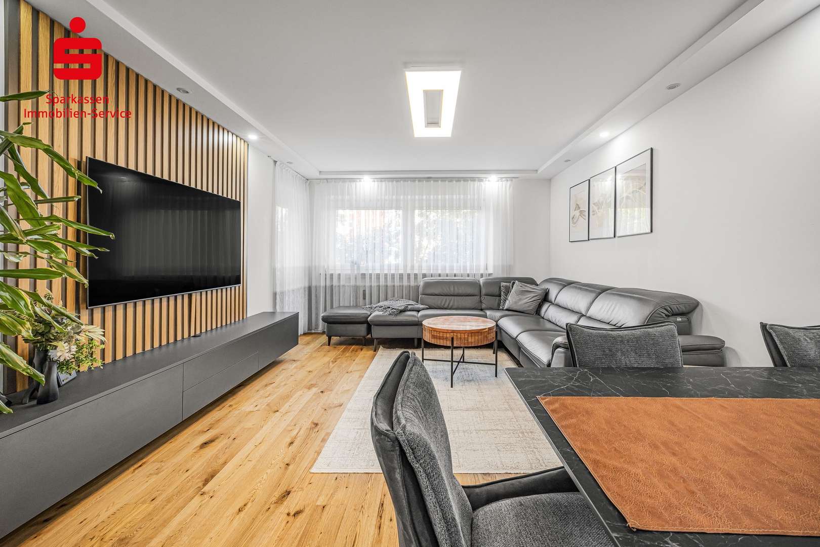 Wohnzimmer Wohnzimmer - Etagenwohnung in 81737 München mit 76m² kaufen