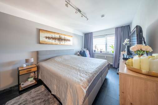 Schlafzimmer - Etagenwohnung in 82110 Germering mit 77m² kaufen