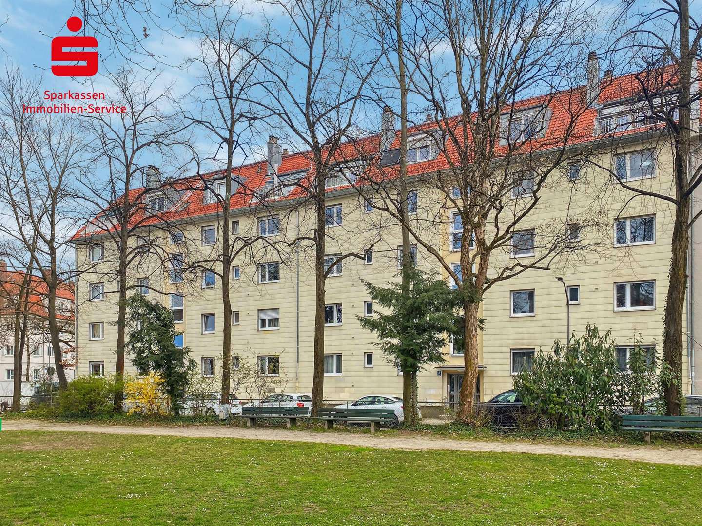 Hausansicht - Erdgeschosswohnung in 81245 München mit 85m² kaufen