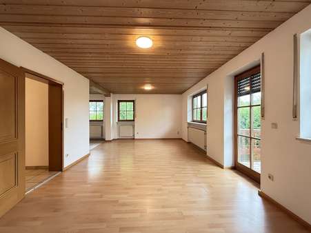 Großes Wohnzimmer - Einfamilienhaus in 85405 Nandlstadt mit 174m² kaufen