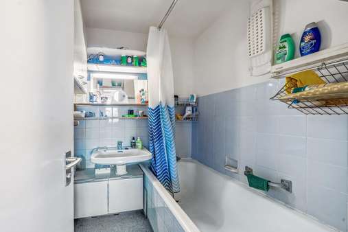 Badezimmer - Etagenwohnung in 81547 München mit 67m² kaufen