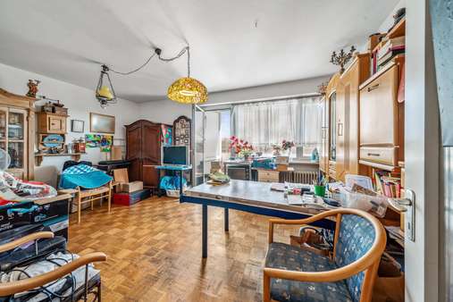 Wohnzimmer - Etagenwohnung in 81547 München mit 67m² kaufen