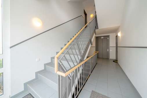 Eingangsbereich - Erdgeschosswohnung in 81827 München mit 90m² kaufen