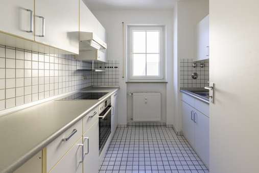 Küche mit Einbauküche - Etagenwohnung in 81929 München mit 61m² kaufen