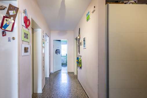 Flur - Etagenwohnung in 82110 Germering mit 78m² kaufen