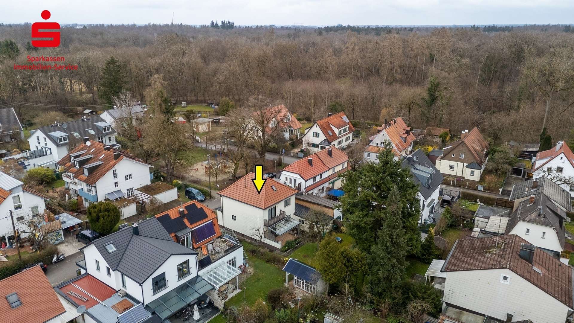 Sicht auf das Haus - Einfamilienhaus in 80997 München mit 123m² kaufen