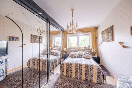 Schlafzimmer - Etagenwohnung in 81737 München mit 75m² kaufen