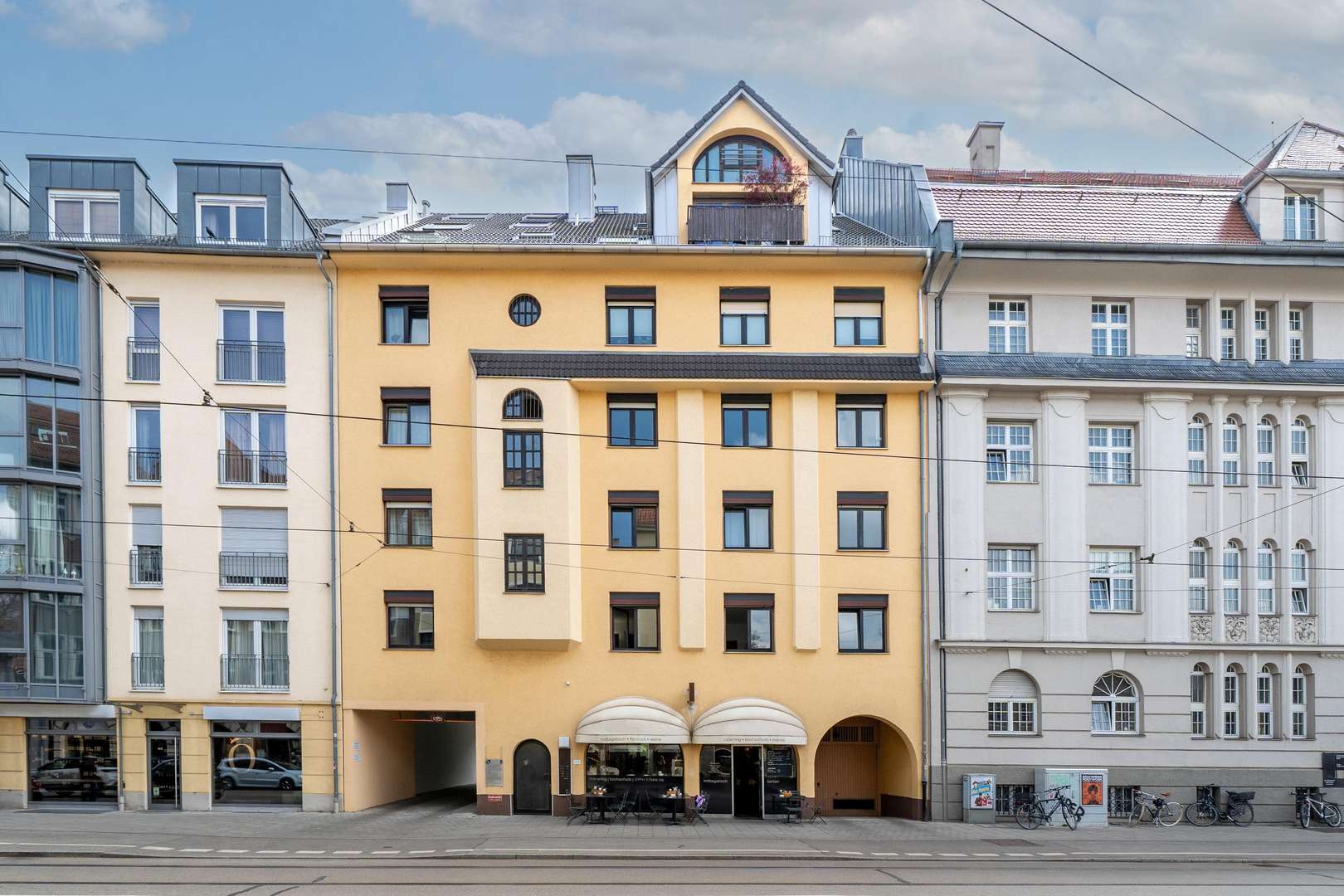 Ansicht Gebäude - Etagenwohnung in 81675 München mit 130m² kaufen
