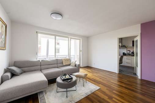 Blick zur Küche - Etagenwohnung in 81825 München mit 56m² kaufen