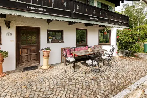 Idyllisch gelegenes Bauernhaus mit viel Wohnfläche
