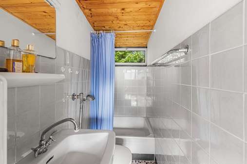 Badezimmer - Einfamilienhaus in 82031 Grünwald mit 186m² kaufen