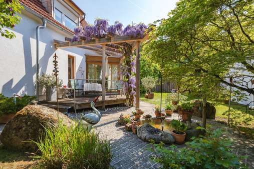 Garten, Südterrasse - Zweifamilienhaus in 80939 München mit 144m² kaufen