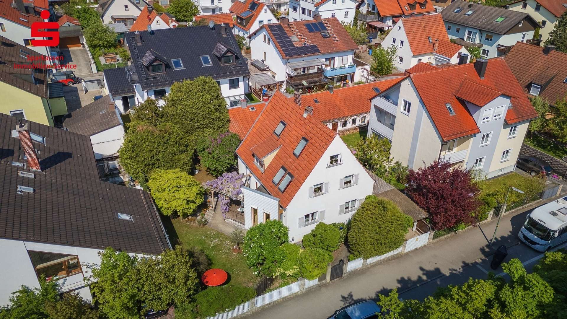 Vogelperspektive - Zweifamilienhaus in 80939 München mit 144m² kaufen