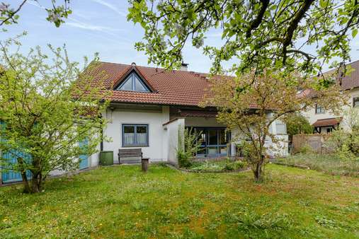 Gartenansicht - Einfamilienhaus in 85652 Pliening mit 124m² kaufen