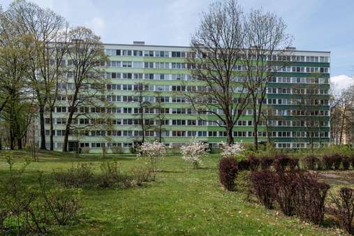 Hausansicht - Etagenwohnung in 81927 München mit 73m² kaufen