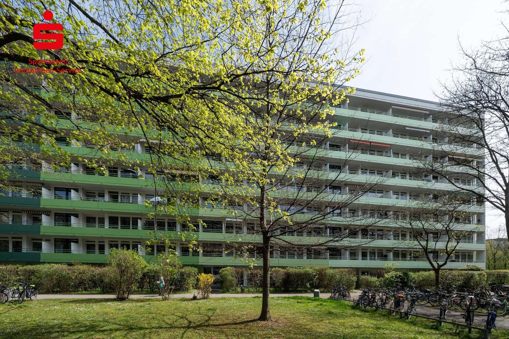 Hausansicht - Etagenwohnung in 81927 München mit 73m² kaufen