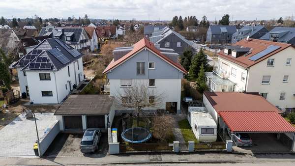Hausansicht - Einfamilienhaus in 80999 München mit 311m² kaufen